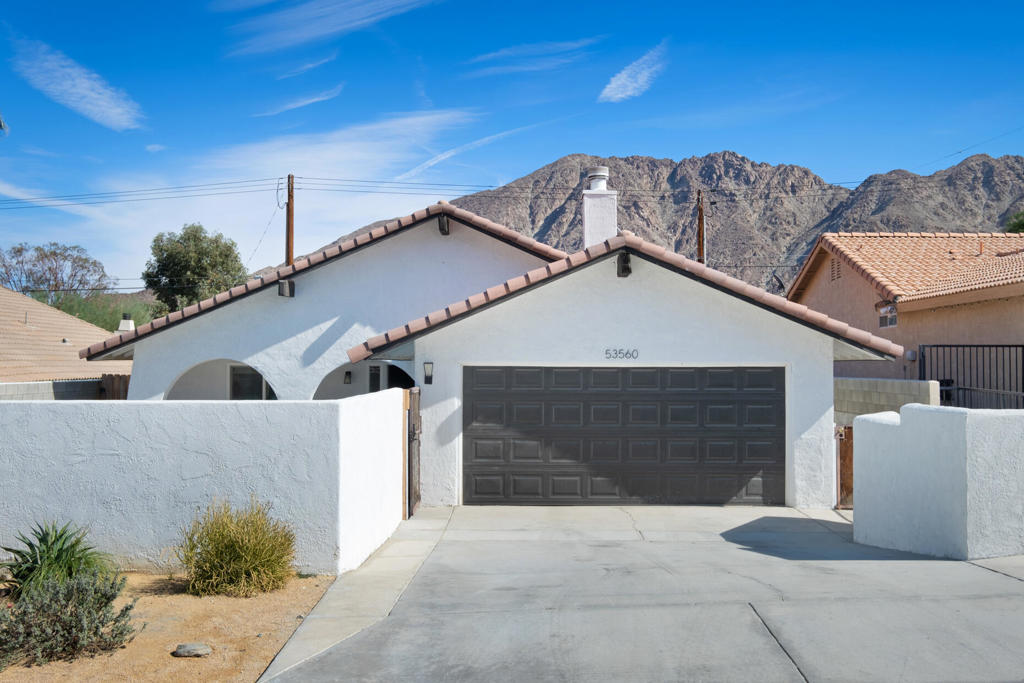 53560 Avenida Herrera