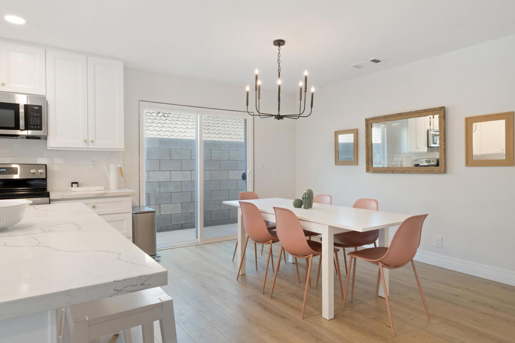 53560 Avenida Herrera