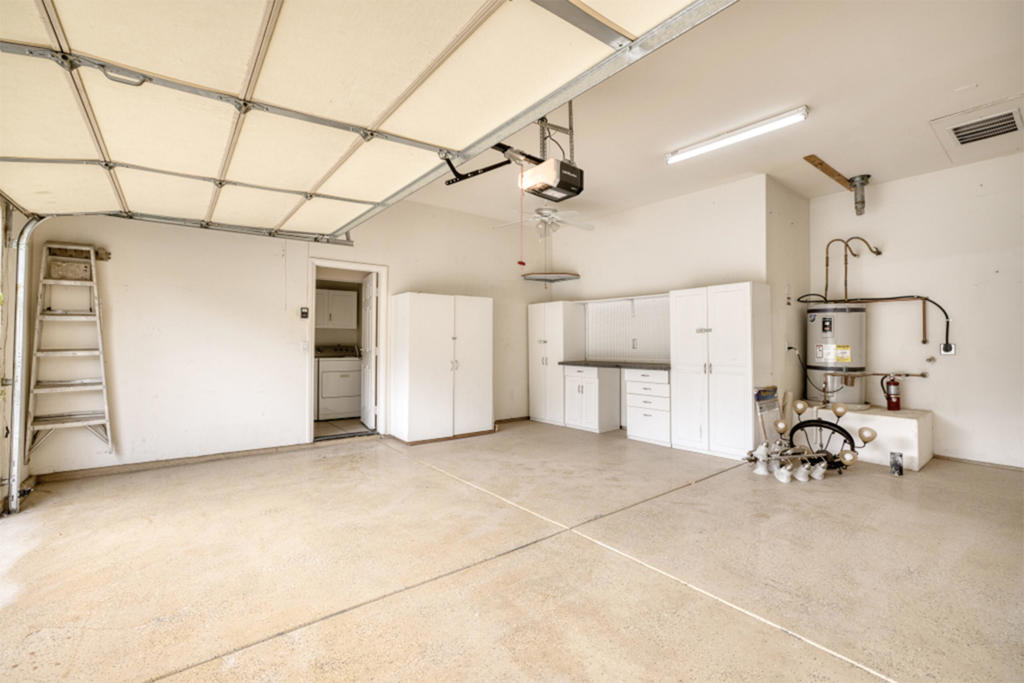 53740 Avenida Navarro