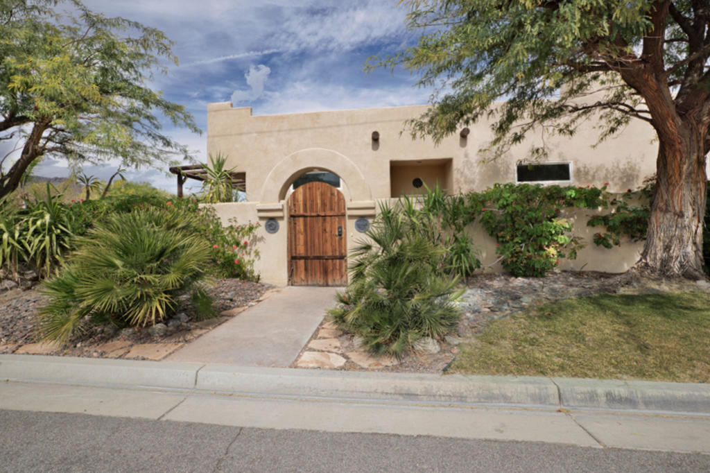 53740 Avenida Navarro