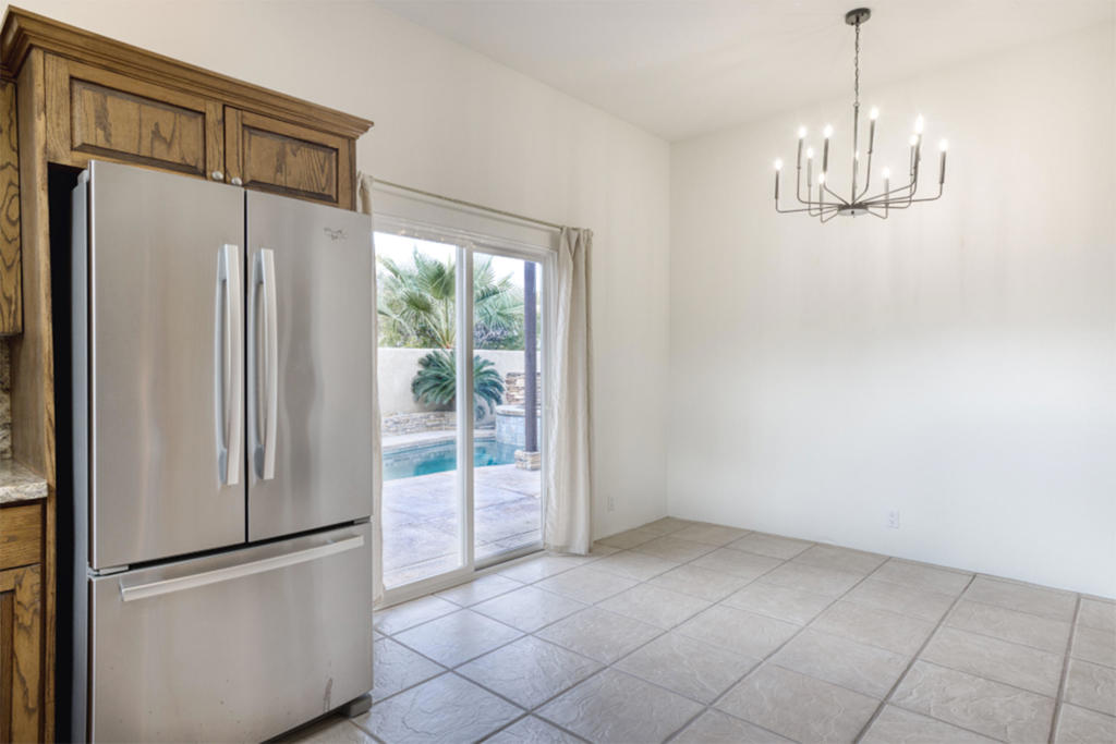 53740 Avenida Navarro