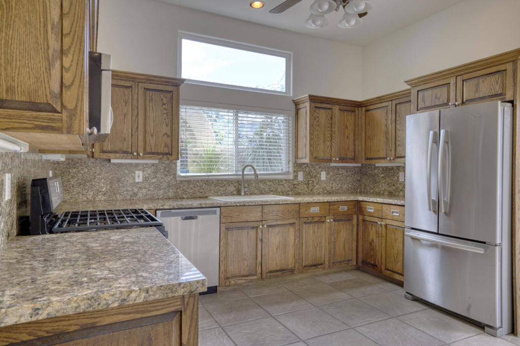 53740 Avenida Navarro