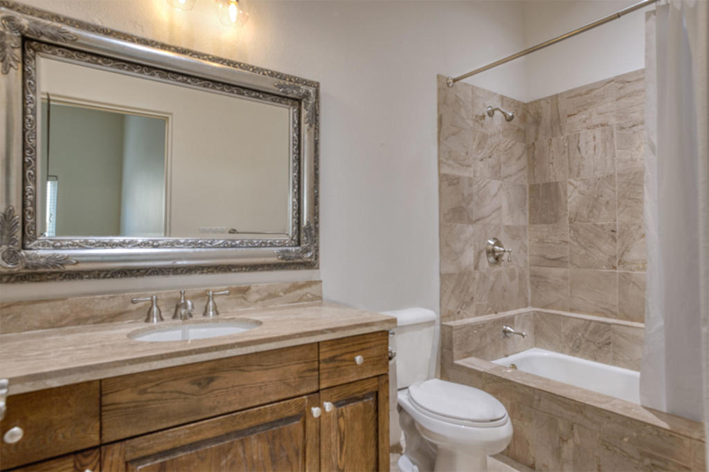 53740 Avenida Navarro