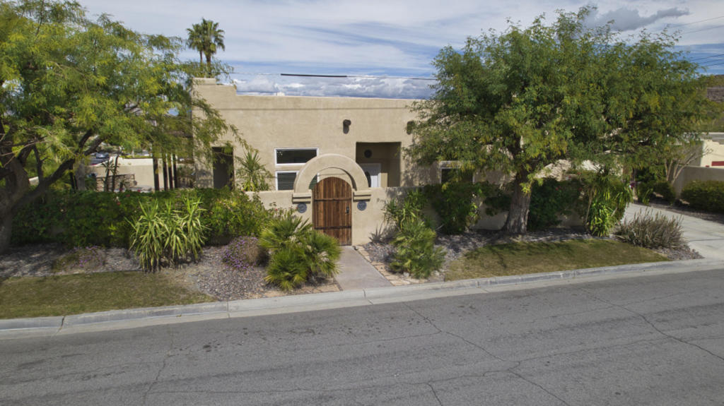 53740 Avenida Navarro