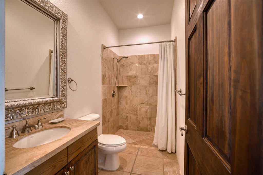 53740 Avenida Navarro