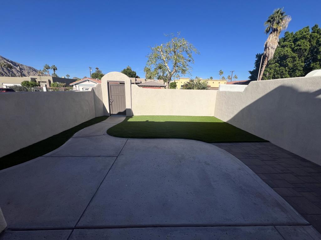 78685 Bottlebrush Drive
