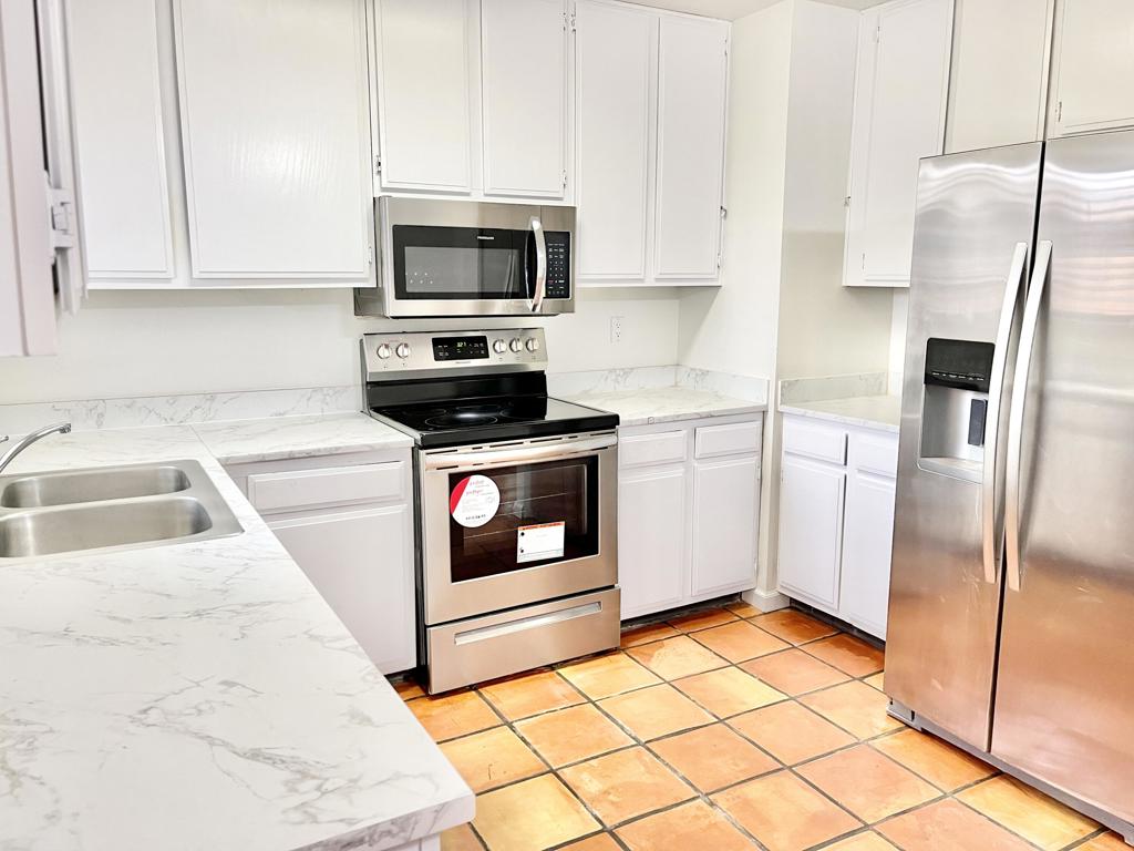 53910 Avenida Herrera