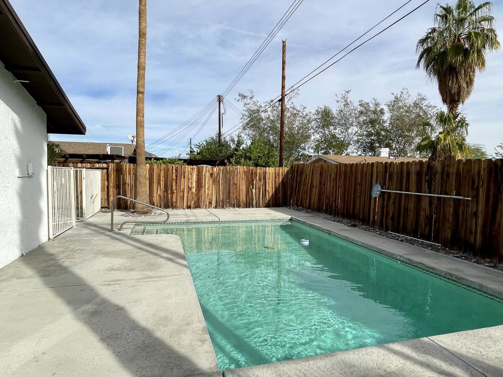 53910 Avenida Herrera