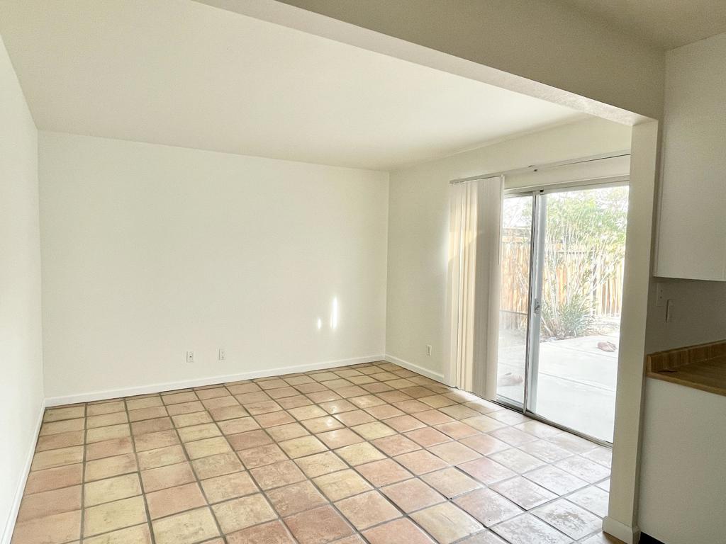 53910 Avenida Herrera