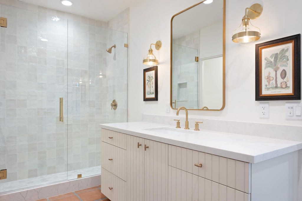 53725 Avenida Alvarado