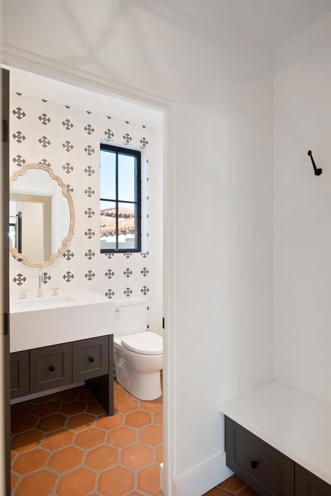 53725 Avenida Alvarado