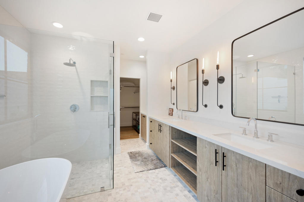 53725 Avenida Alvarado