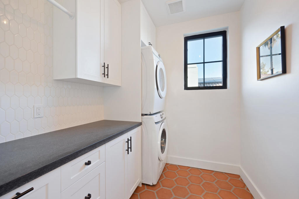 53725 Avenida Alvarado