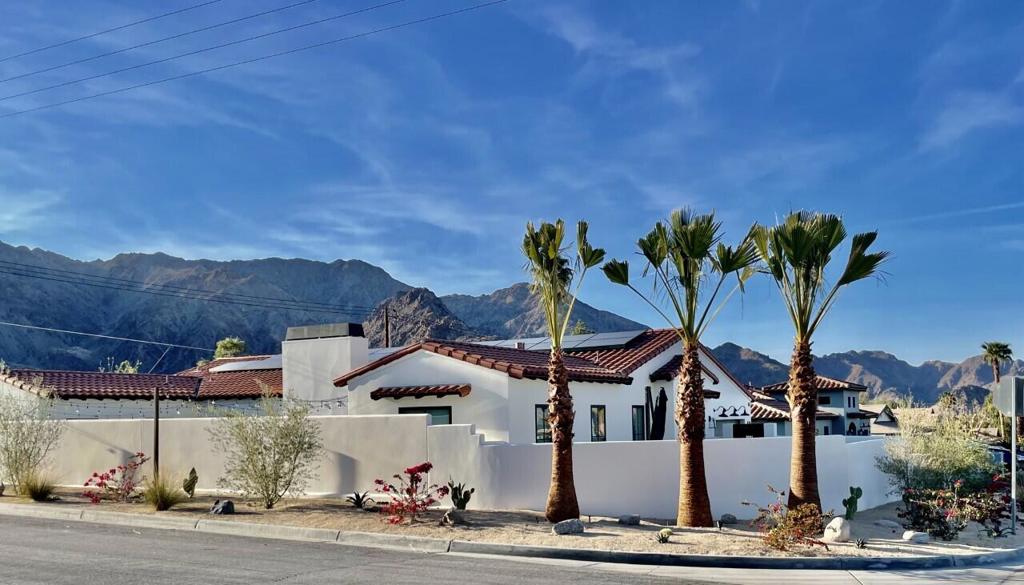 53725 Avenida Alvarado