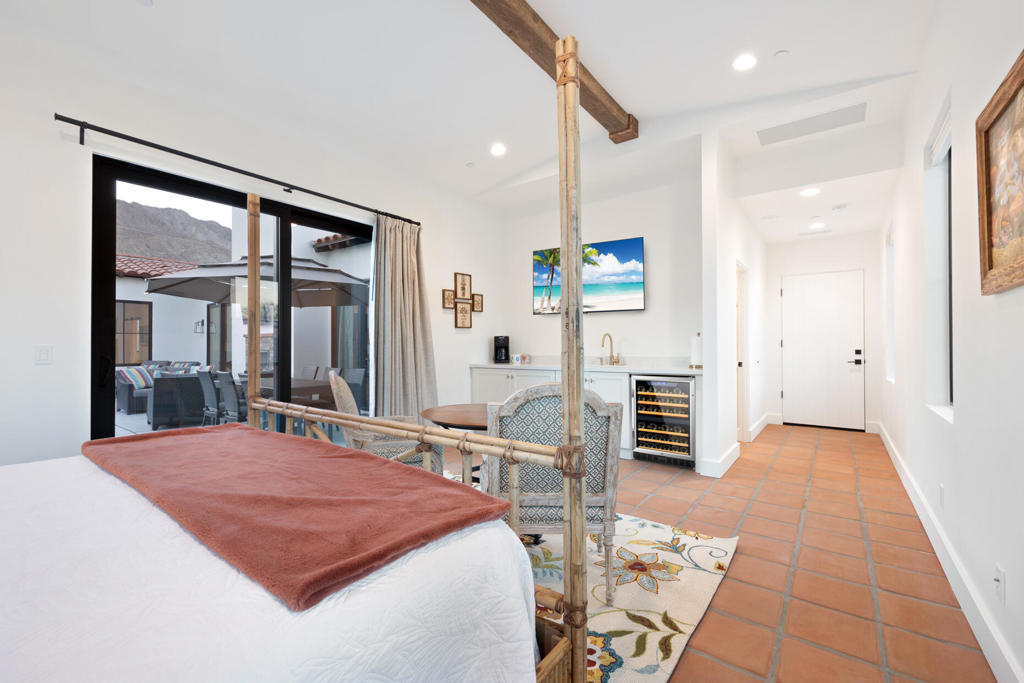 53725 Avenida Alvarado