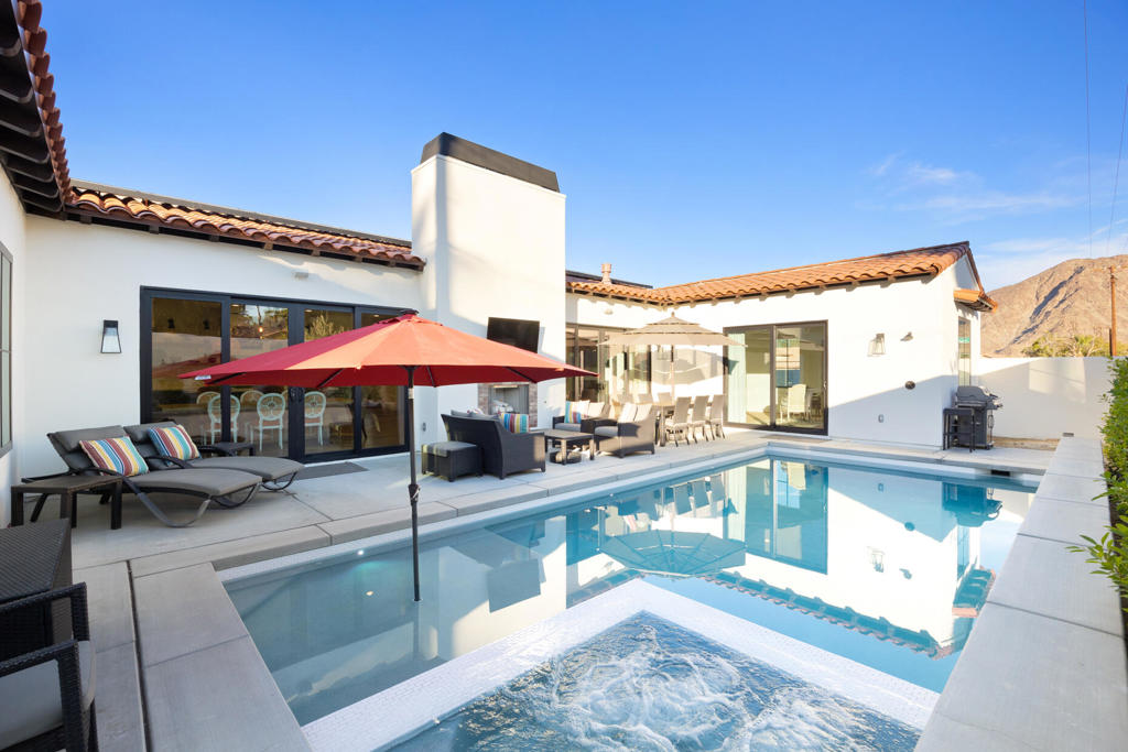 53725 Avenida Alvarado