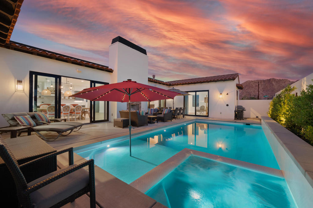 53725 Avenida Alvarado