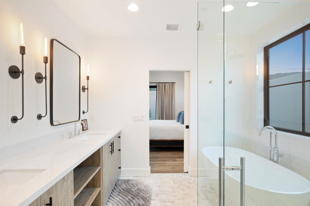 53725 Avenida Alvarado