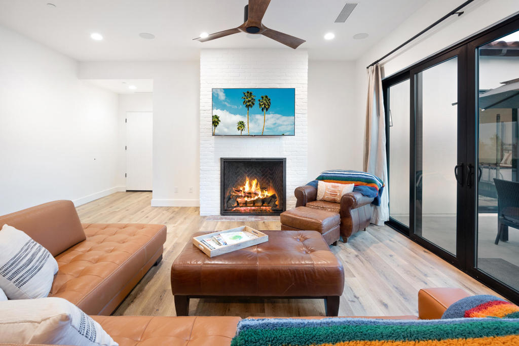 53725 Avenida Alvarado