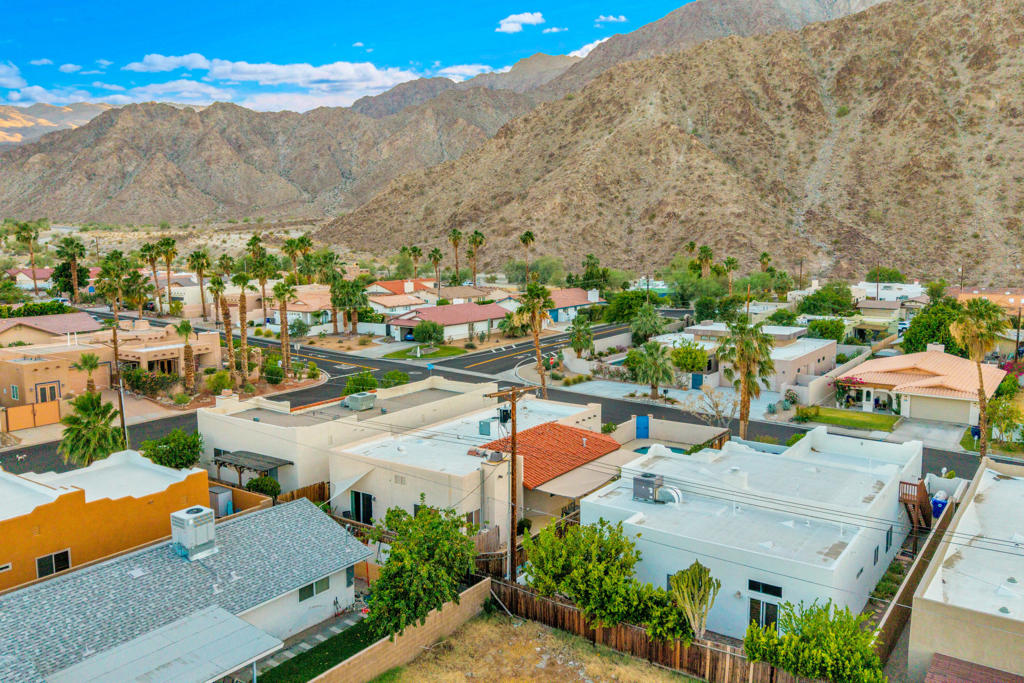 52420 Avenida Juarez