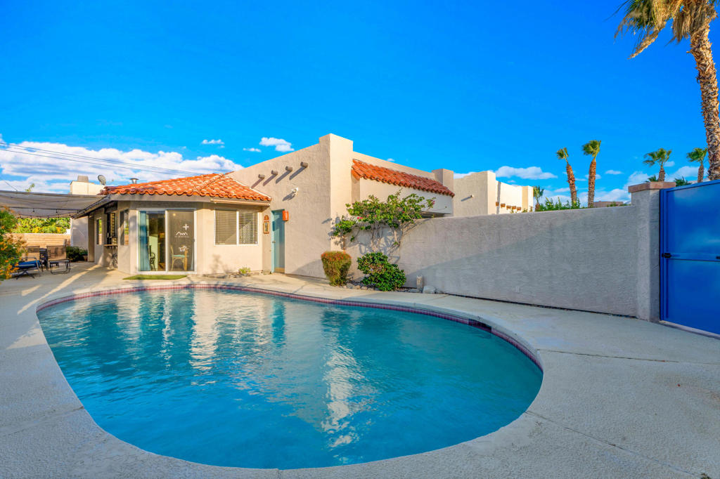52420 Avenida Juarez