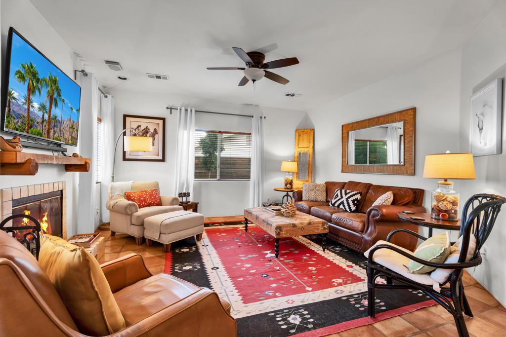 52420 Avenida Juarez