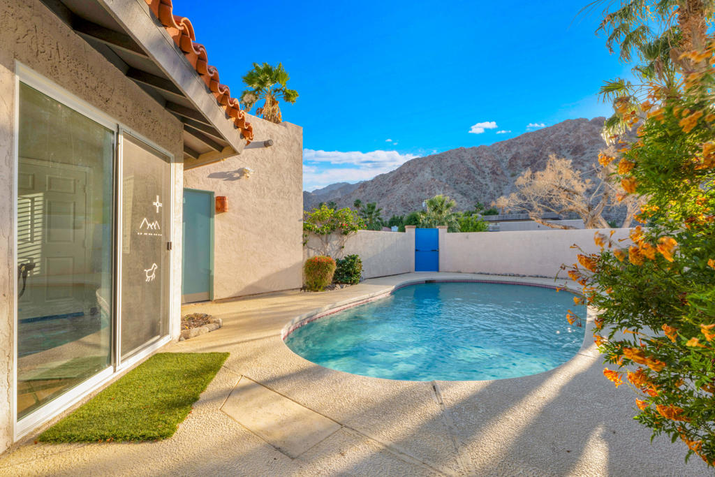 52420 Avenida Juarez