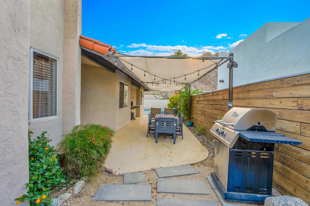 52420 Avenida Juarez