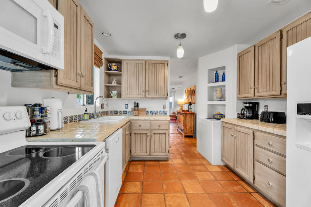 52420 Avenida Juarez