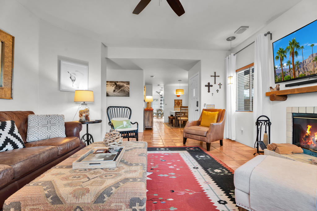 52420 Avenida Juarez