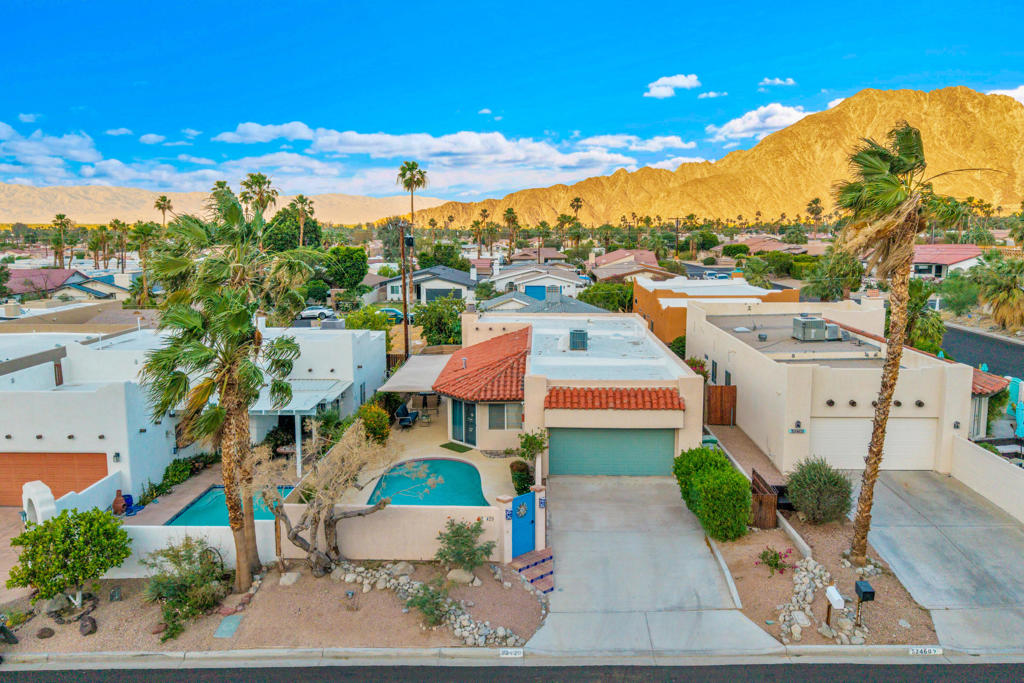 52420 Avenida Juarez