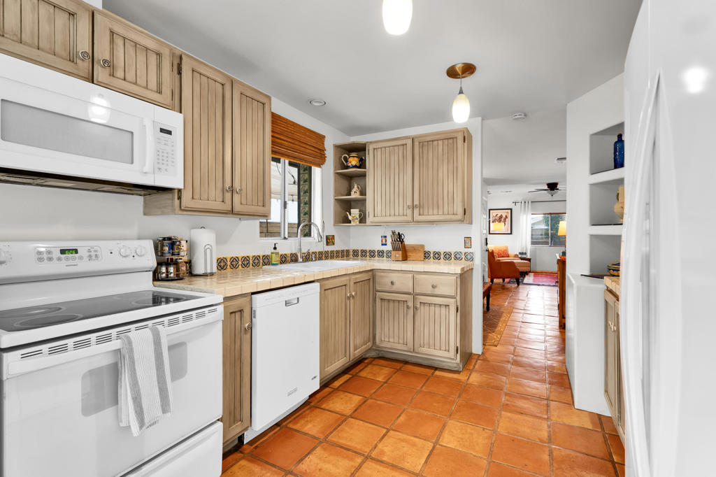 52420 Avenida Juarez