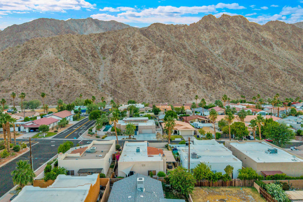 52420 Avenida Juarez