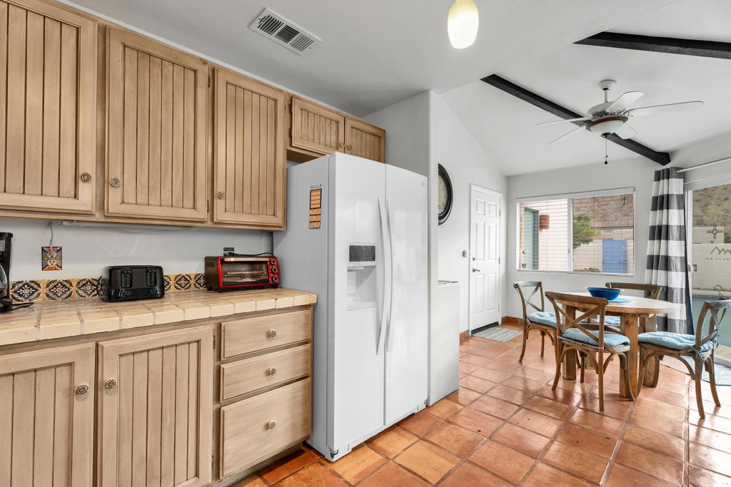 52420 Avenida Juarez