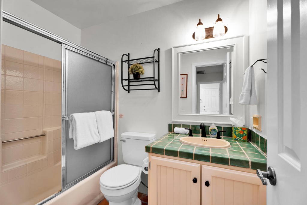52420 Avenida Juarez