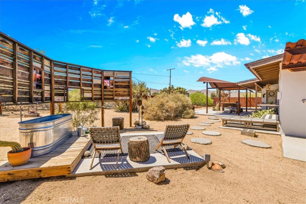 7638 Dumosa Avenue