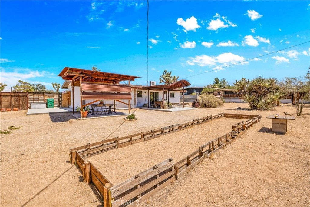 7638 Dumosa Avenue