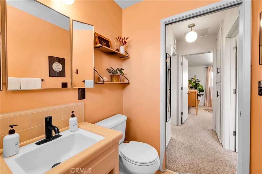 7638 Dumosa Avenue