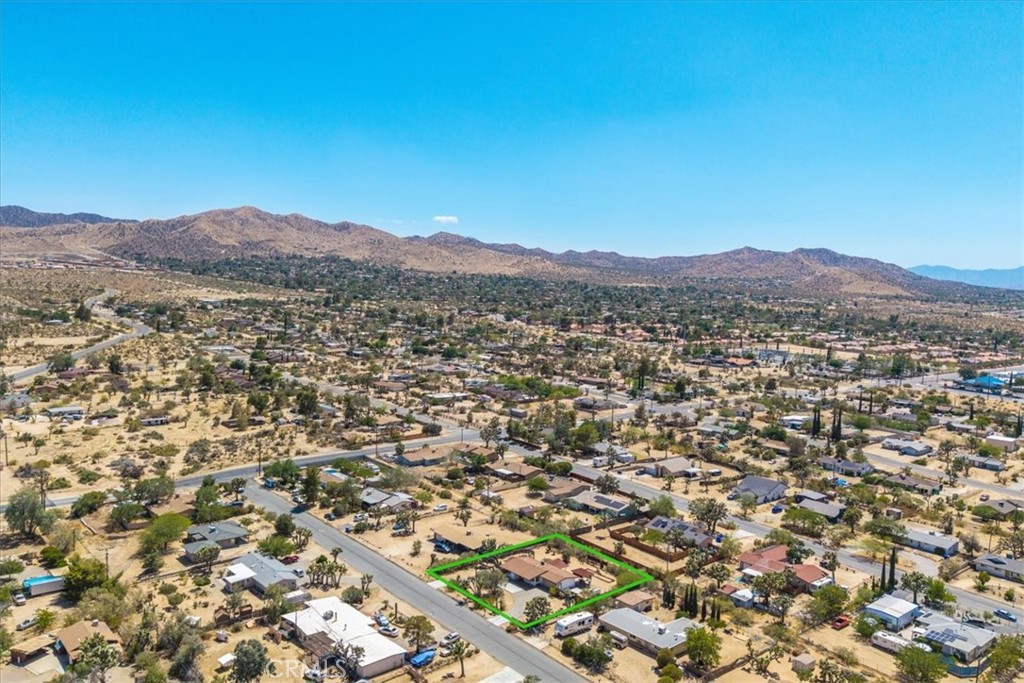7638 Dumosa Avenue