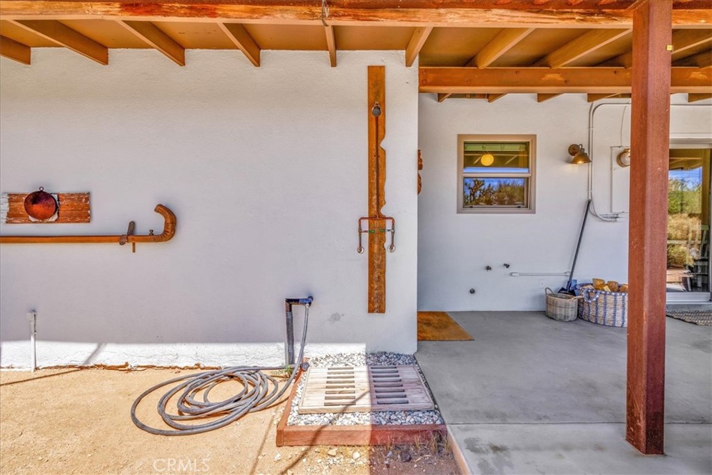 7638 Dumosa Avenue