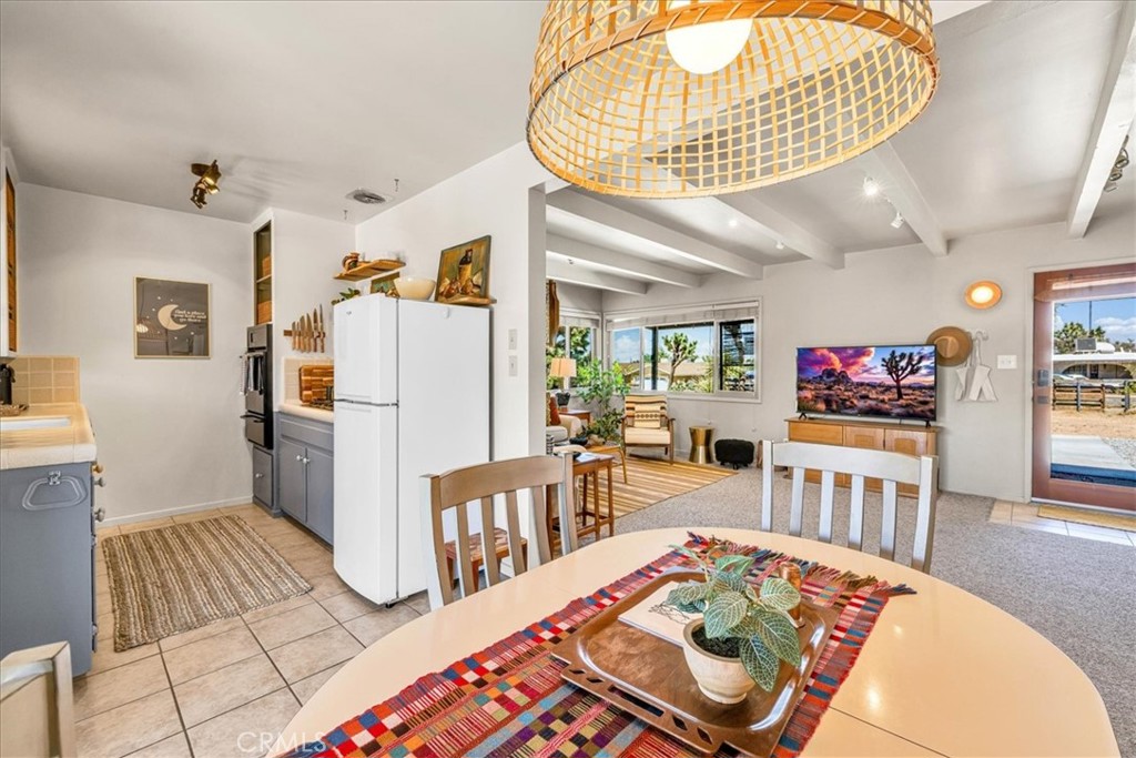 7638 Dumosa Avenue