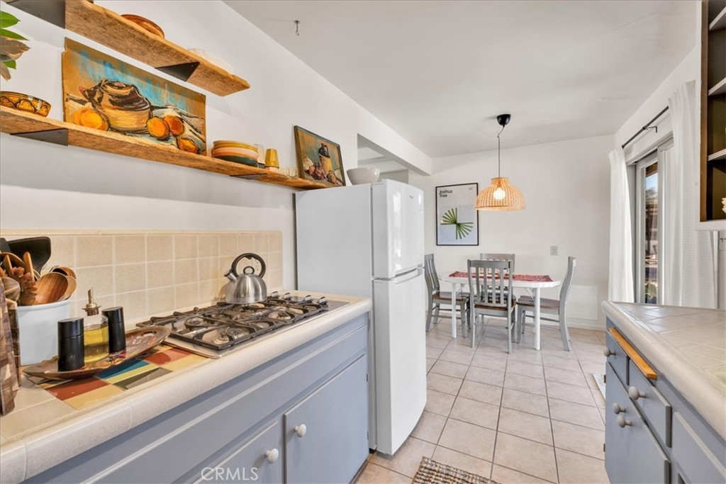 7638 Dumosa Avenue