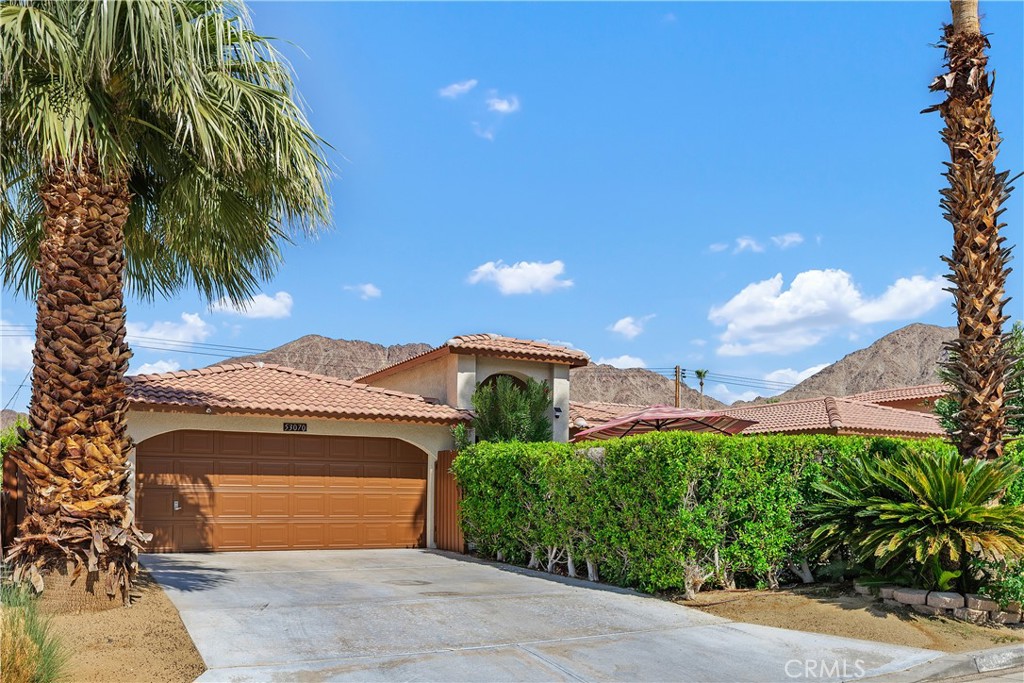 53070 Avenida Vallejo