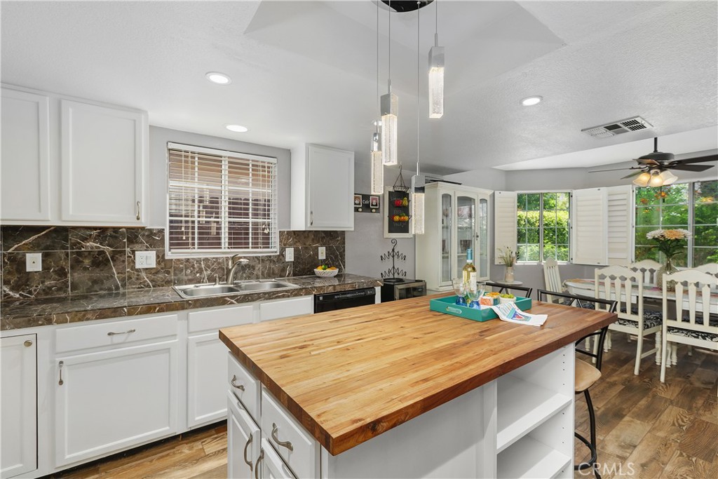 53070 Avenida Vallejo