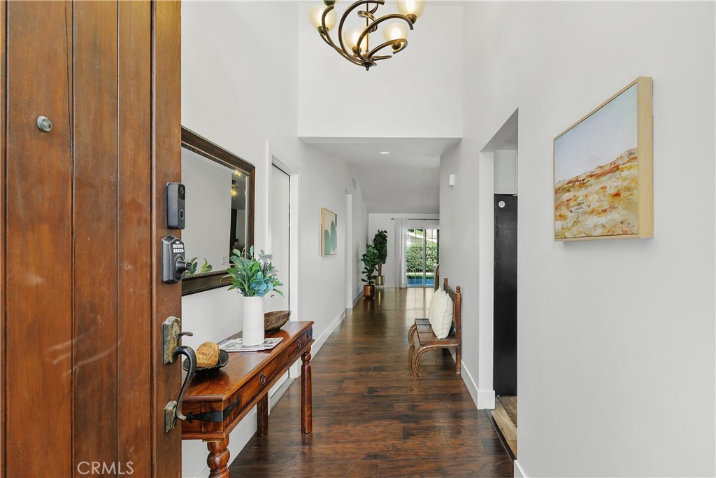 53070 Avenida Vallejo