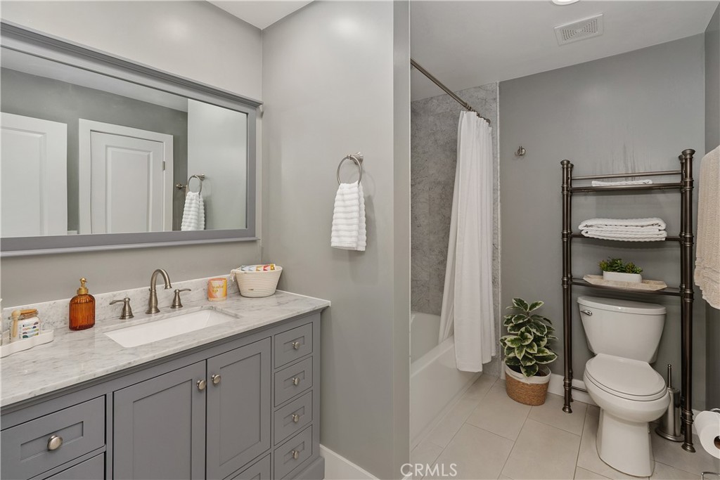 53070 Avenida Vallejo