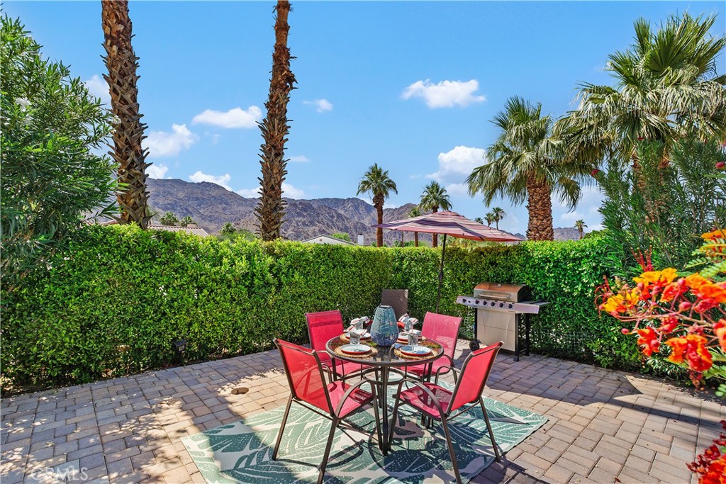 53070 Avenida Vallejo