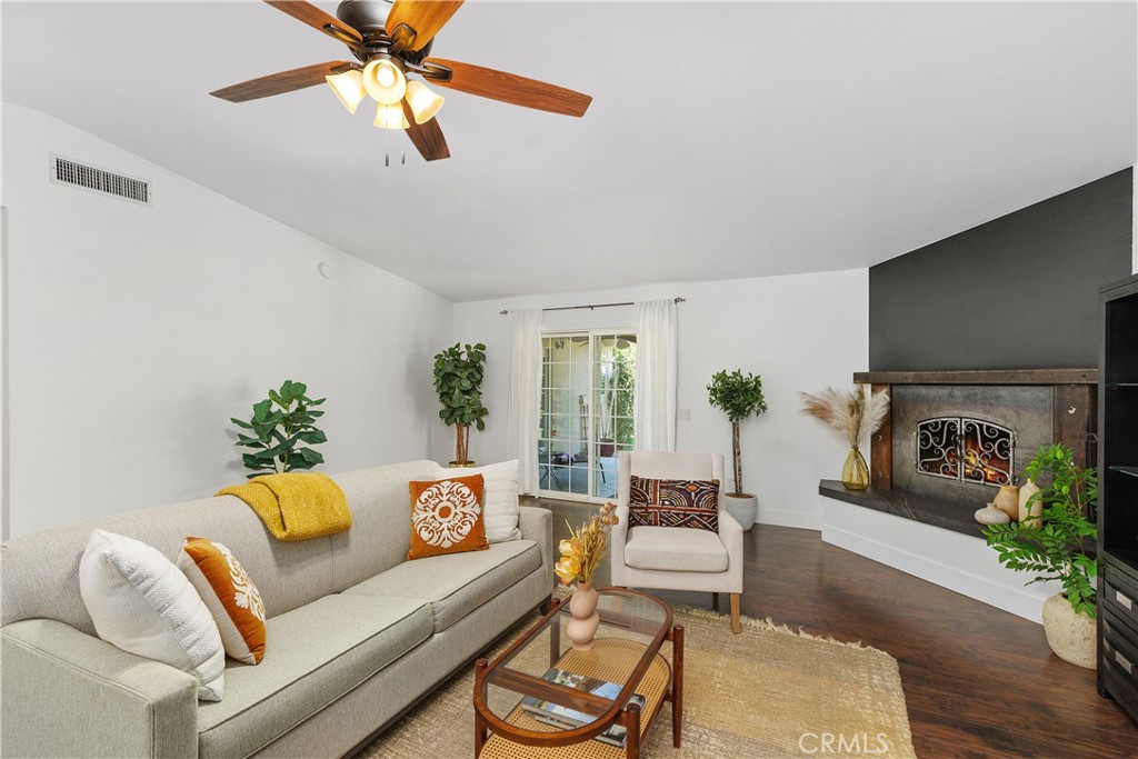 53070 Avenida Vallejo