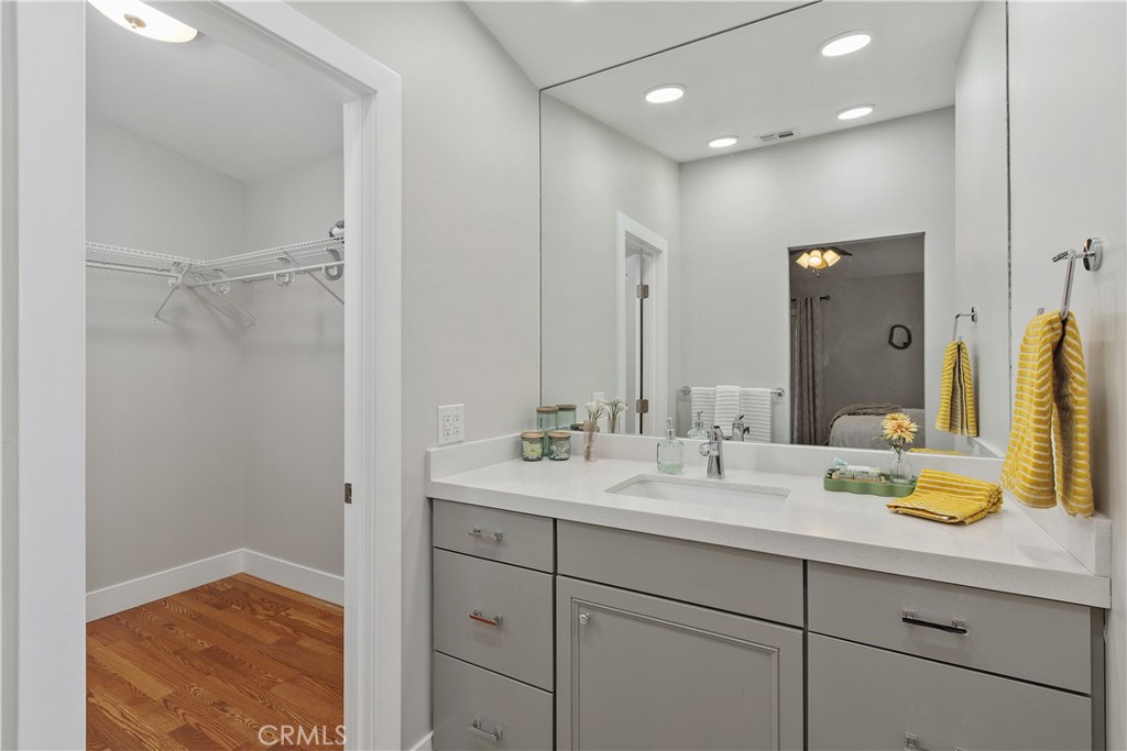 53070 Avenida Vallejo