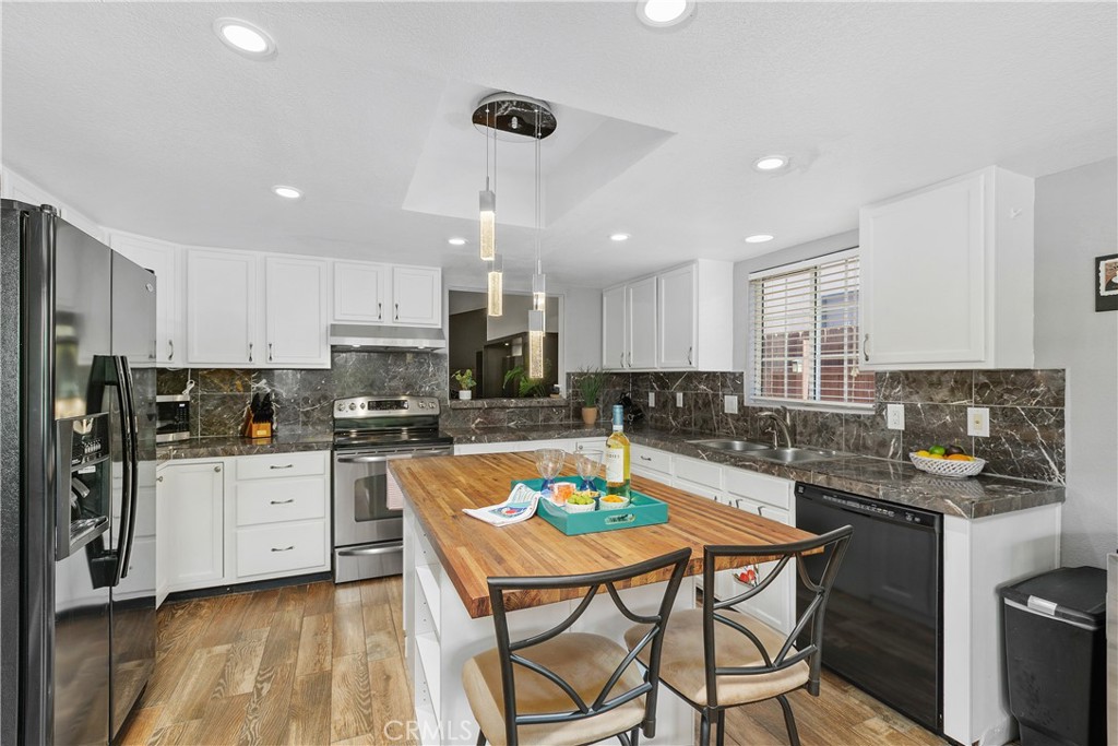 53070 Avenida Vallejo